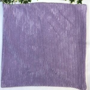 2  24x 24 pillow cases.